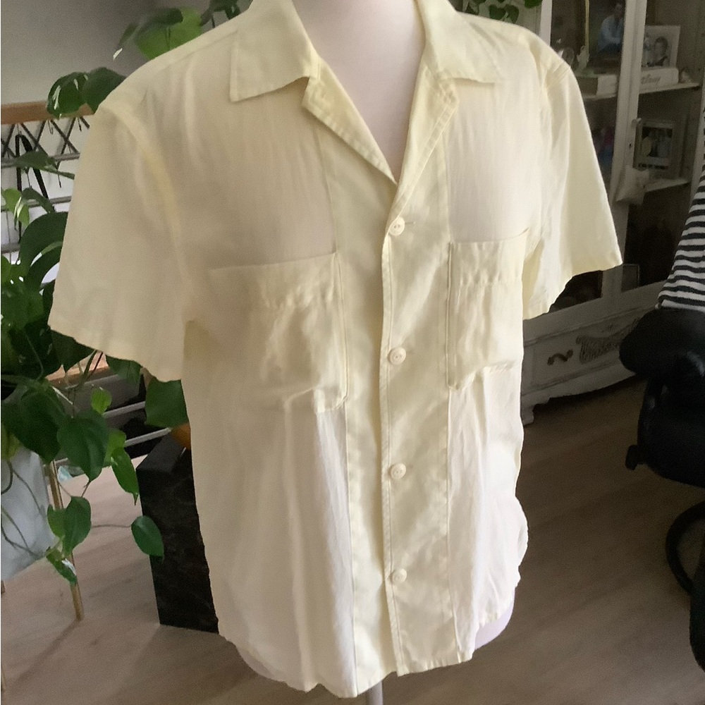 Uniqlo Pale Yellow Short Sleeve Shirt